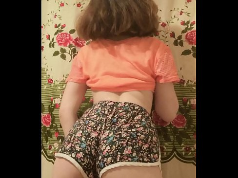 ❤️ Sexet ung babe laver en striptease ved at filme sine shorts på kamera ❤️❌ Sex at da.nomescriativos.top ❌